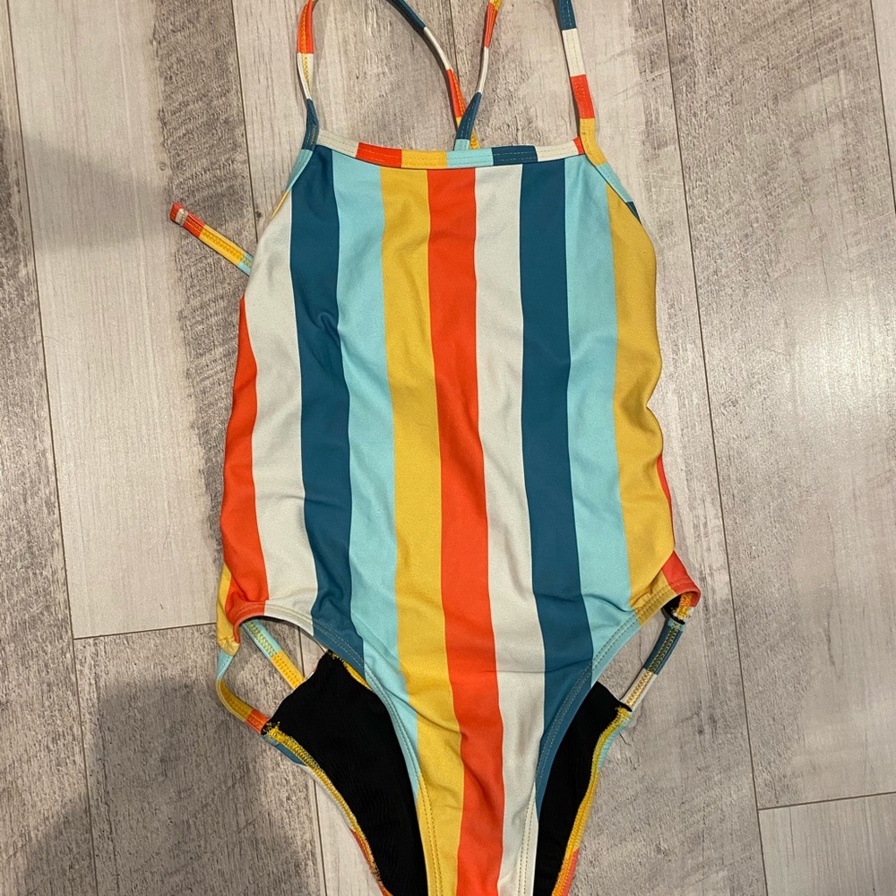 JOLYN ONE PIECE